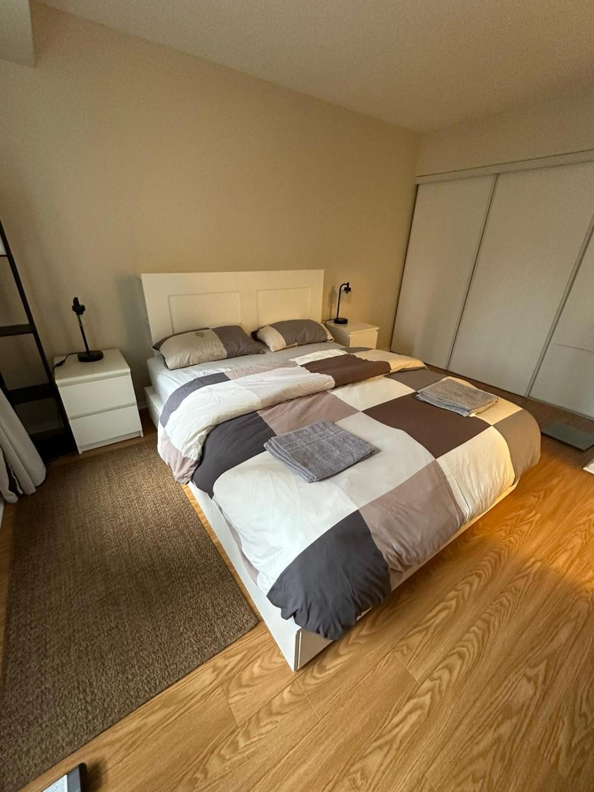 Best Location In Downtown- Walking To Eaton Centre, Nathan Phillips Square, Yonge-Dundas, Ikea,Transit Toronto Luaran gambar